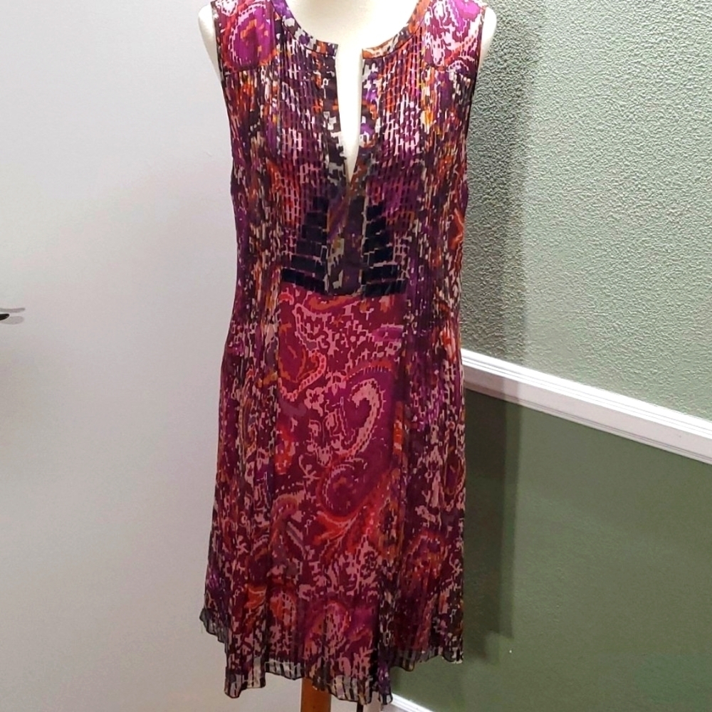 "Saltaire" Sleeveless Print V-Neck Sheath Dress